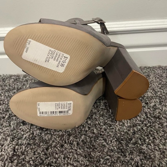 Grey Heels - Picture 2 of 6